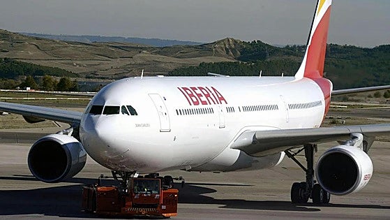 Iberia to offer free high-speed wifi on flights after agreement signed with Elon Musk company