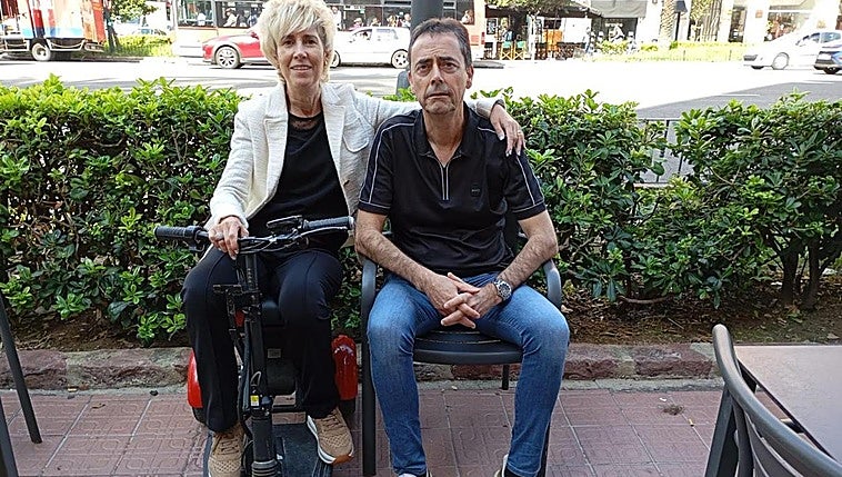 Woman with multiple sclerosis wins legal battle against low-cost airline in Spain