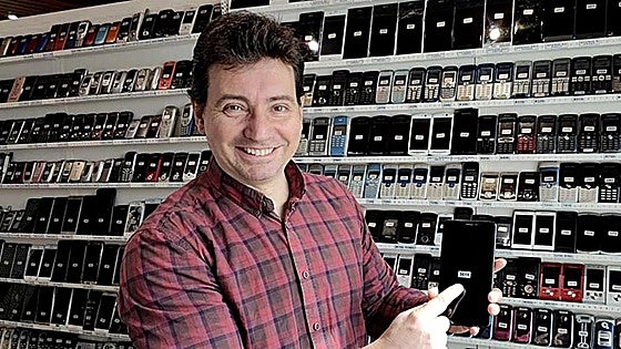 Spain holds Guinness World Record for largest collection of mobile phones