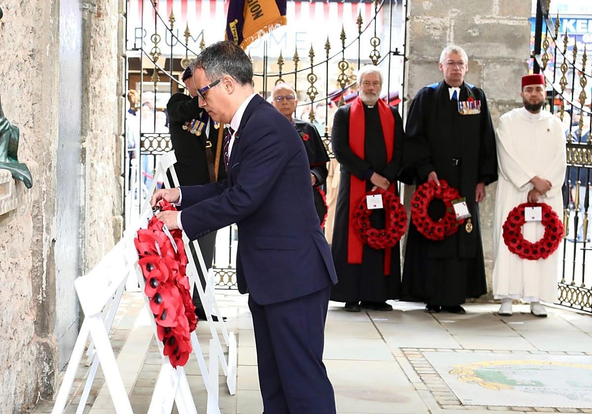 Deputy Chief Minister Dr Joseph Garcia laid a wreath on behalf of the government in Gibraltar.