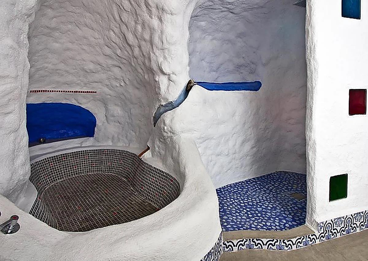 Imagen secundaria 1 - The stunning cave houses in Granada that look like they're straight out of Santorini
