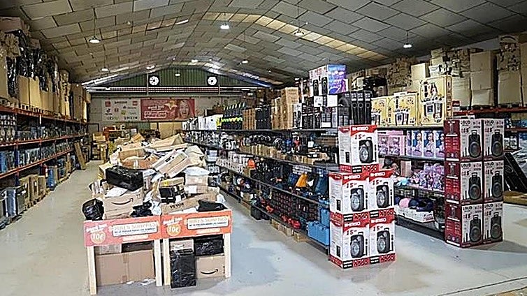 Boom Box, where you can snap up packages from Amazon, Shein or Temu at bargain prices, opens in Malaga