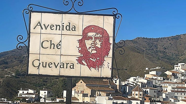 The Malaga village where Che Guevara has sparked a controversy