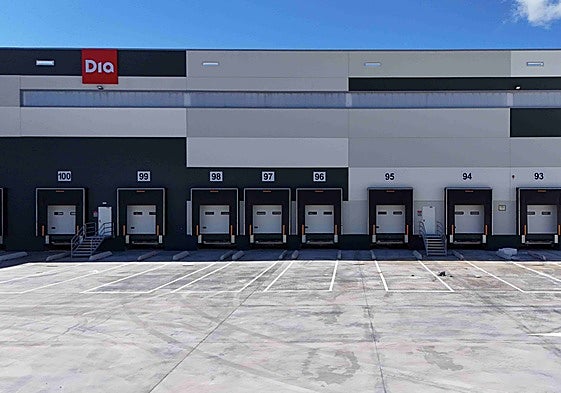 A Día logistics centre, such as the one to be built in the 'dry port'.