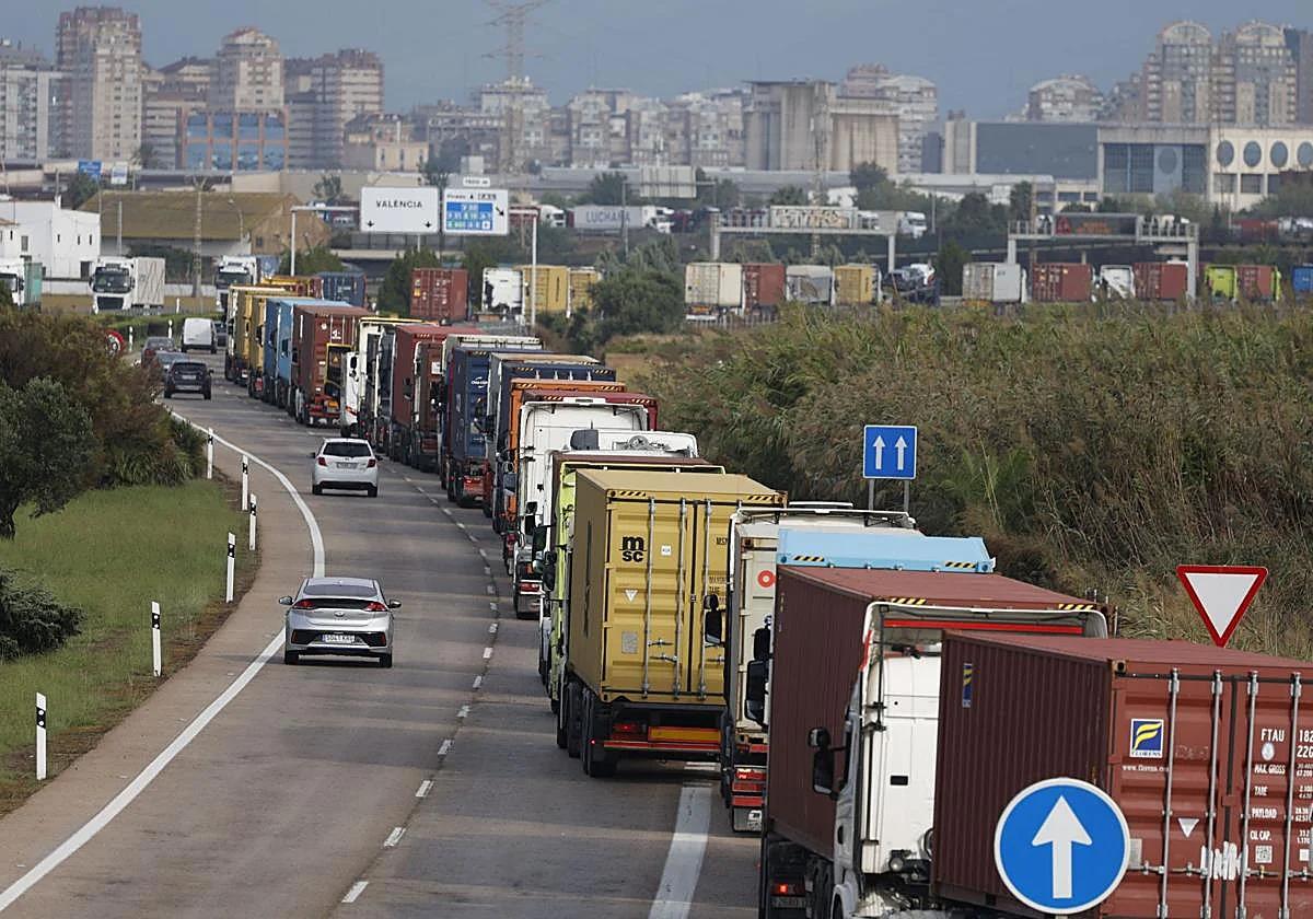Shortage of lorry drivers threatens the consumer boom in Spain
