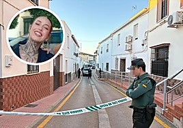 Guardia Civil officers at the scene of the incident. Above, on the left, Concha, the young woman who was murdered.