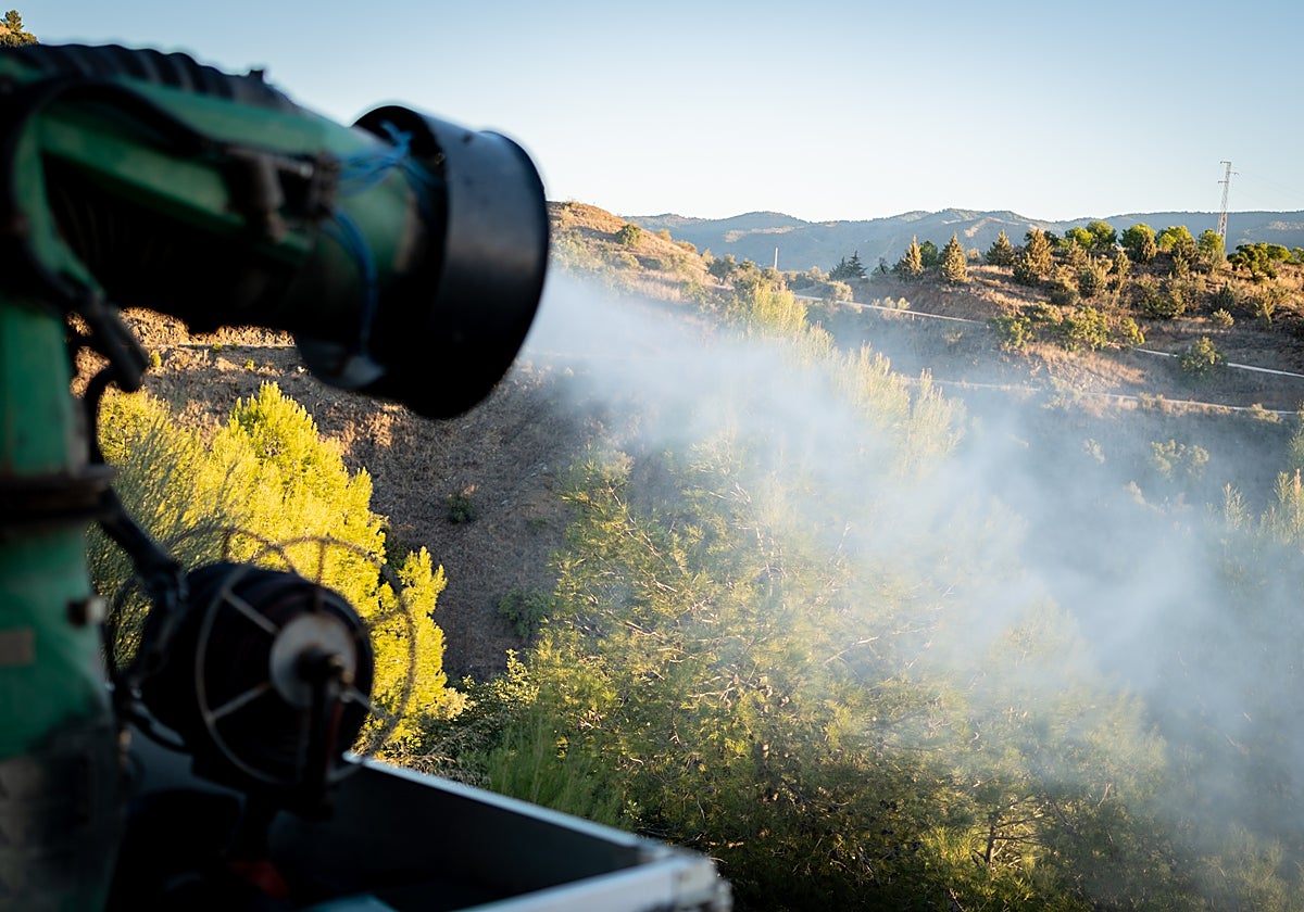 Photo of a cannon applying biocides.