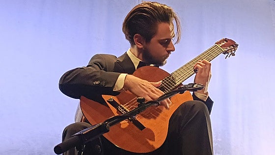 Young Croatian guitarist wins prestigious Granada guitar competition