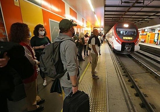 Hundreds stranded after two Cercanías trains between Malaga and Fuengirola fail to set off