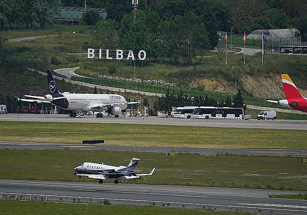 German plane makes emergency landing in Bilbao after elderly passenger dies mid-flight