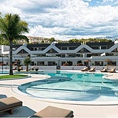 Housing units with communal swimming pool in a residential complex