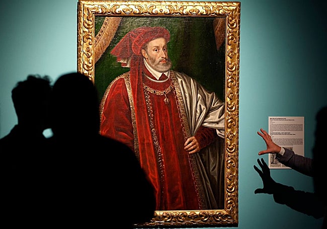 Imagen secundaria 2 - The young Philip the second, the work Saint Michael Vanquishing the Devil with partially obliterated signature and portrait of Charles V. 