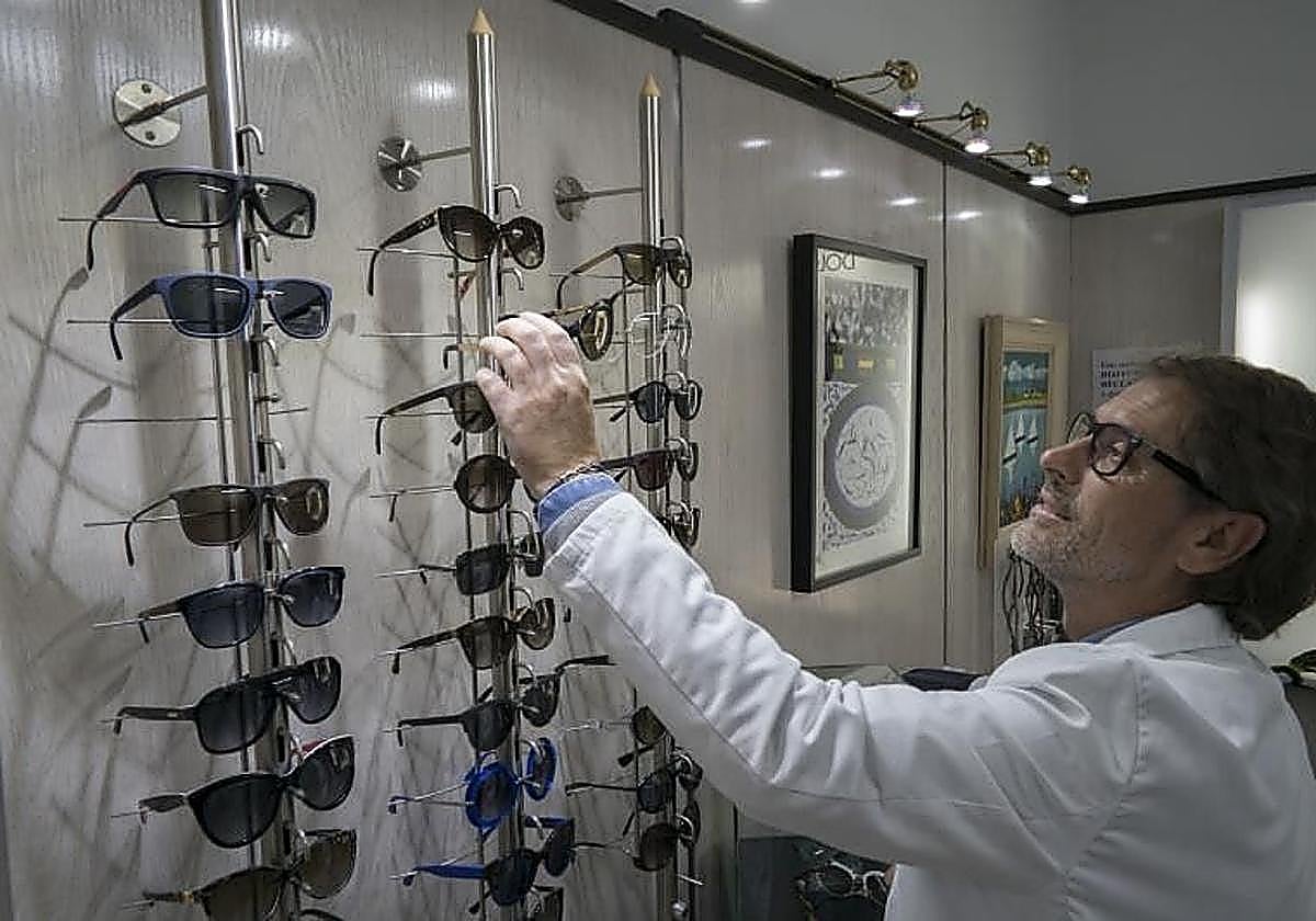 Junta extends the card scheme with discounts of up to 55% at opticians for the over-65s