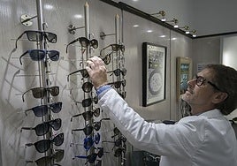 Junta extends the card scheme with discounts of up to 55% at opticians for the over-65s