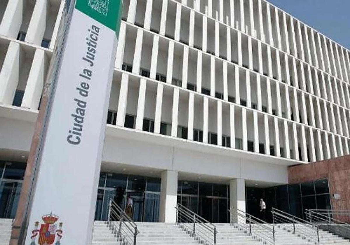 Paedophile sentenced to 18 years in prison for abusing three minors, one of whom thought of taking her own life, wanted in Malaga province