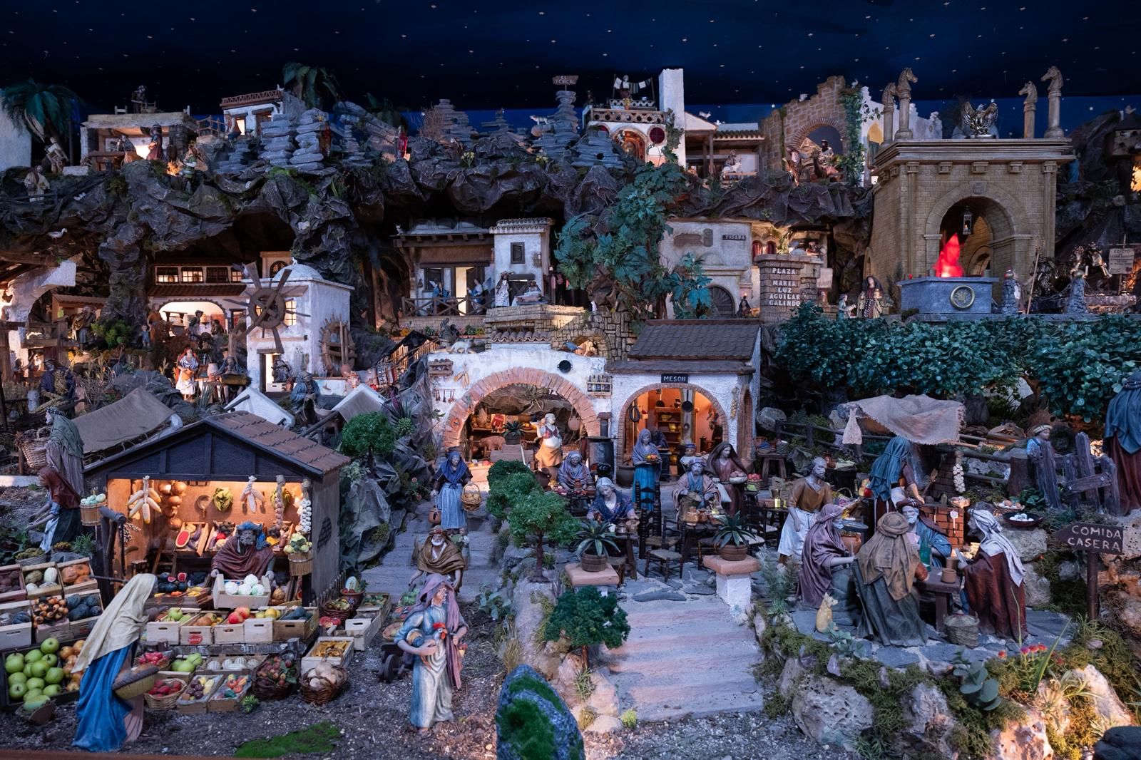 Nativity scenes around the city in pictures