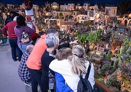 The Christmas tour from crib to crib in Malaga city