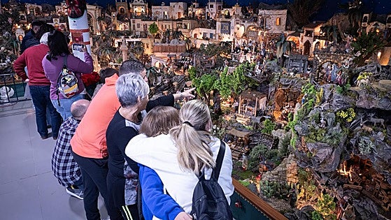 The Christmas tour from crib to crib in Malaga city