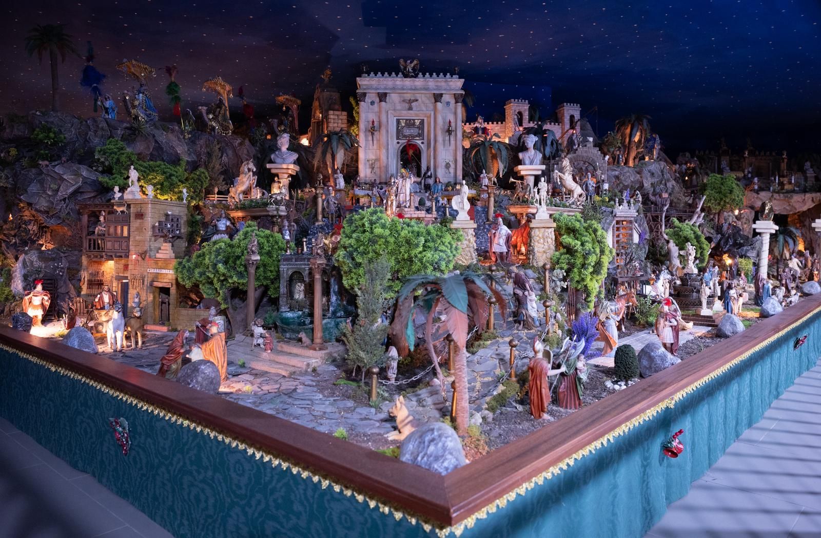 Nativity scenes around the city in pictures