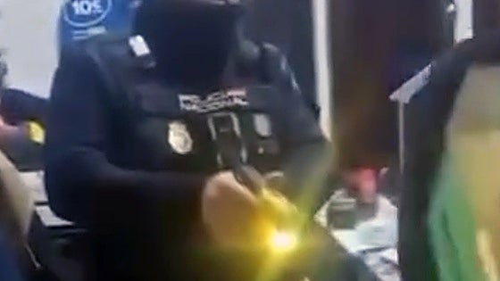 Man who died of heart attack in Torremolinos call shop was Tasered by police