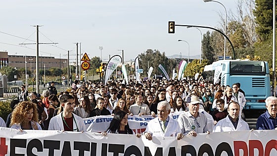 Four-day strike by doctors leaves fewer patients at surgeries, but fills emergency rooms in Malaga on day one