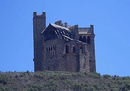 Image of the fortress from the road.