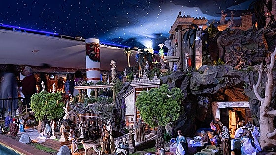 Nativity scenes around the city in pictures