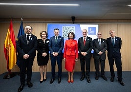 From left to right, Marcos Alonso, María Soledad Fernández, Juanma Moreno, María Jesús Montero, Francisco de la Torre, Joaquín Almunia and Jesús Gascón, in Brussels.
