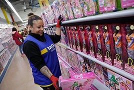 Employee of the MGI shop in Málaga Nostrum.