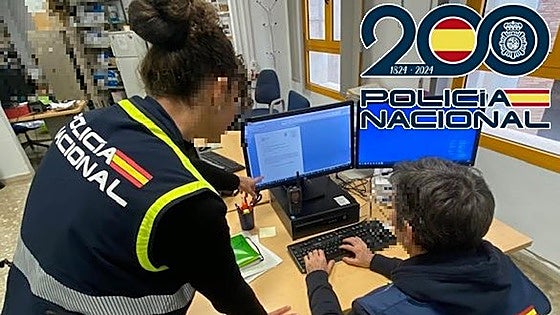 Almost 200 people arrested for opening accounts to help a gang with money-laundering