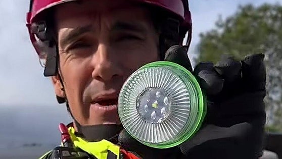 Firefighter's viral video warns motorists of risks of new V-16 beacon, soon to be obligatory in Spain