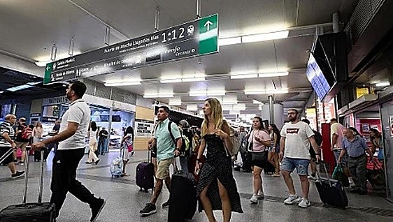 Spanish government to launch new unified transport travel pass in January for 60 euros per month