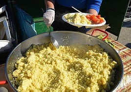 A plate of 'migas' being served up.