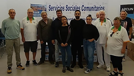 Groups gift festive hampers to 60 vulnerable families in Nerja