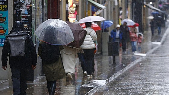 What is the weather forecast for Christmas Eve and Christmas Day in Malaga province and along the Costa del Sol?