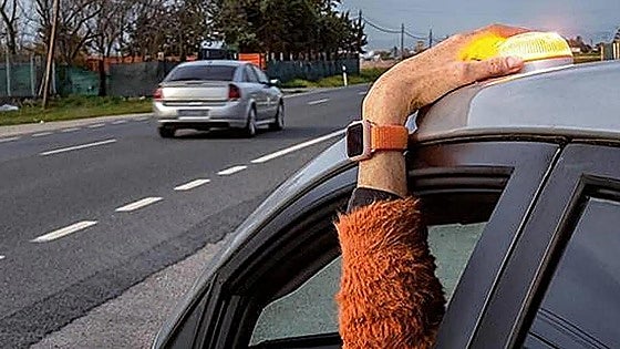 Major online retailers slammed for selling V-16 emergency beacons that don't conform to Spain's new road regulations