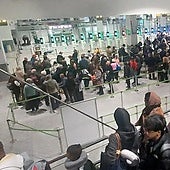 Long arrival queues at passport control at Malaga Airport the weekend before Christmas.