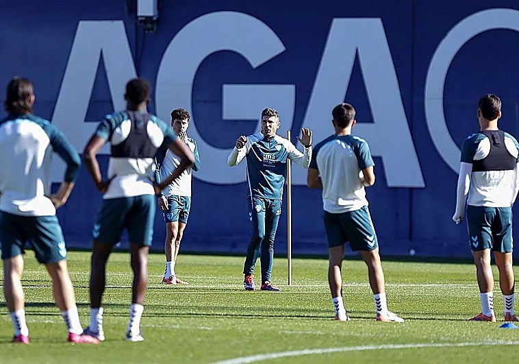 Malaga CF return from Christmas break with sold-out open training session