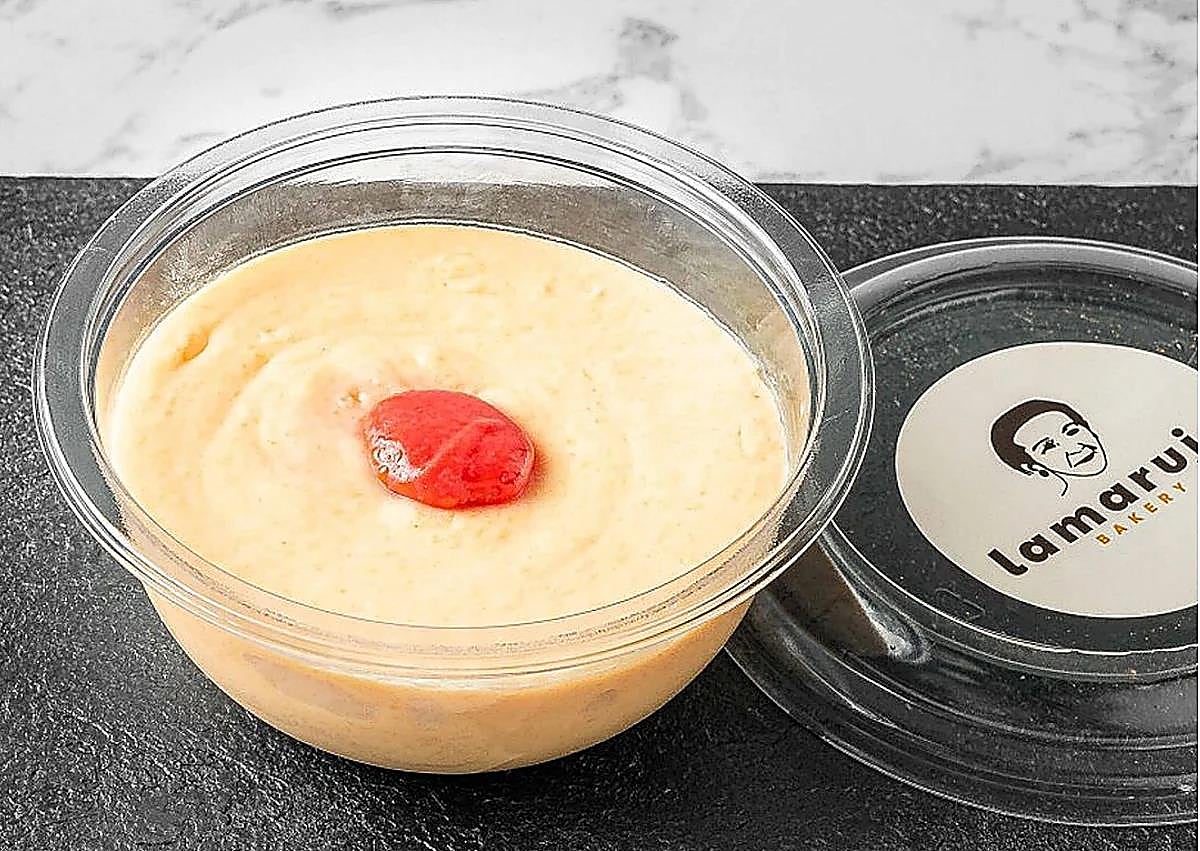 Imagen secundaria 1 - Top: Marurroll. Bottom: Individual dessert and a Marupop.