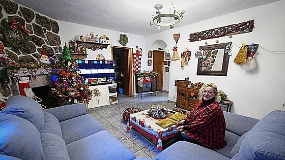 New craze in Spain for renting out living rooms in occupied villas by the hour at up to 1,200 euros per booking