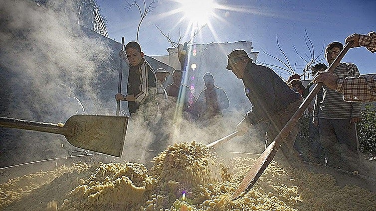 Enjoy a traditional Spanish dish and raise money for charity on eastern Costa del Sol