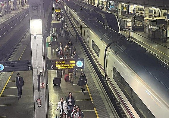 Train at Santa Justal station