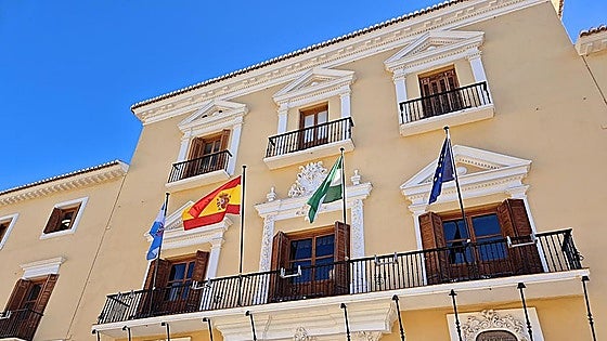 Hacking of Costa Tropical town hall official password leads to "malicious" emails being sent out