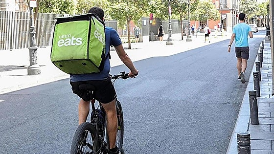 Uber Eats gives in and will subcontract riders
