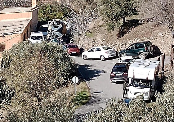 On the busiest days of the Christmas season, chaotic car parks such as these were improvised.