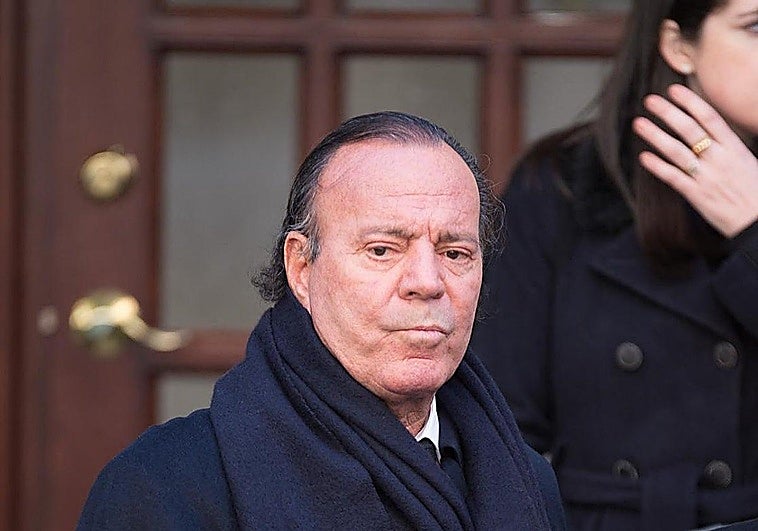 Julio Iglesias asks the Spanish Public Prosecutor's Office to dismiss complaint against him for lack of jurisdiction