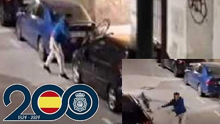 Arrested in Malaga for damaging eight parked vehicles by throwing a bicycle at them