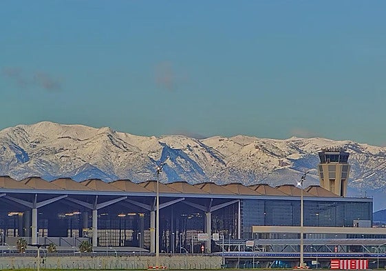 Mountains in Malaga province covered in snow.