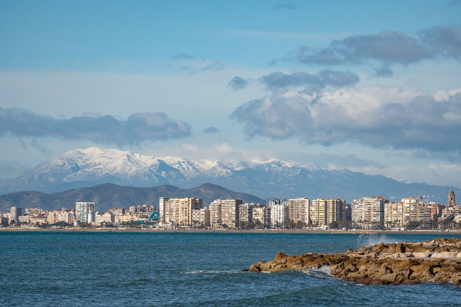 Sierra de las Nieves seen from El Palo.