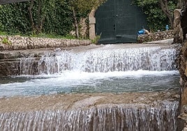 Image of the waterfall that has formed in the Guaro river in Periana.